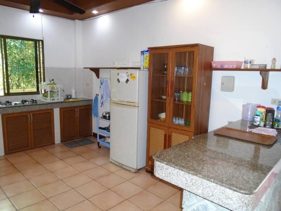 Baan Coconut Villa Pantai Bang Tao Luaran gambar